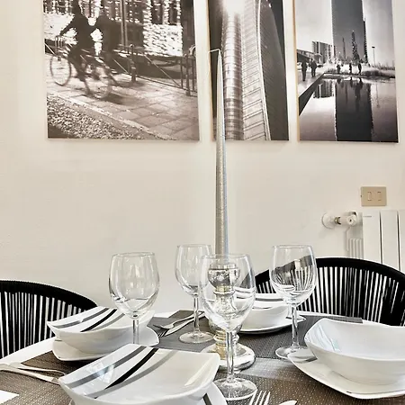 Apartment Casa Verga - Exclusive Haven Of Style And Elegance In Moscova Milan