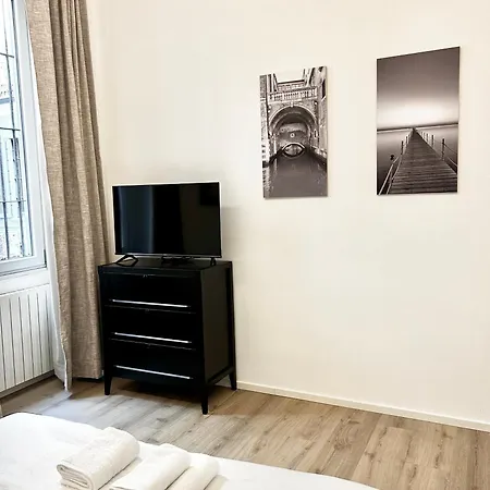 Casa Verga - Exclusive Haven Of Style And Elegance In Moscova Apartment *